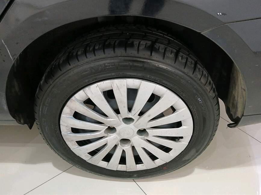 VOYAGE 1.6 MI COMFORTLINE 8V FLEX 4P MANUAL