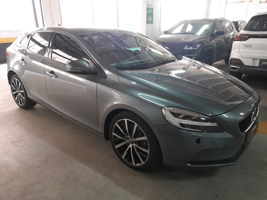 V40 2.0 T4 MOMENTUM GASOLINA 4P AUTOMATICO
